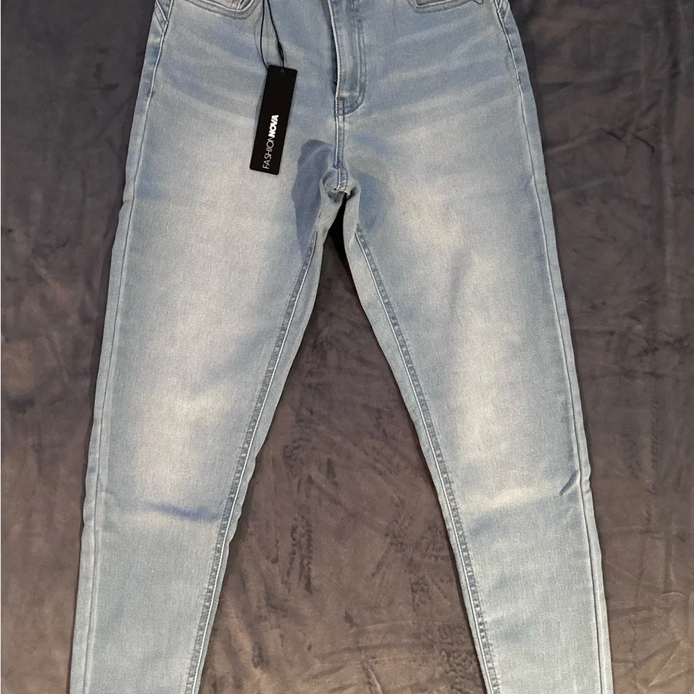 Fashion Nova Alexa High Rise Booty Lifter Skinny Jeans - NWT - Picture 3 of 6